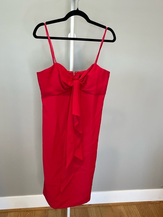 BCBGMaxAzria Dresses & Skirts - 🧵DISCOUNT- BCBGMaxAzria Red Strapless Dress w Front Tie Detail 🧵